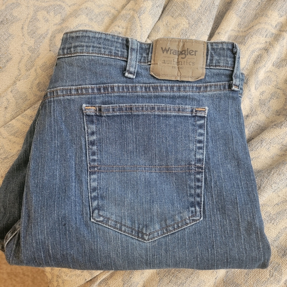 40x30 Relaxed flex fit Wrangler jeans